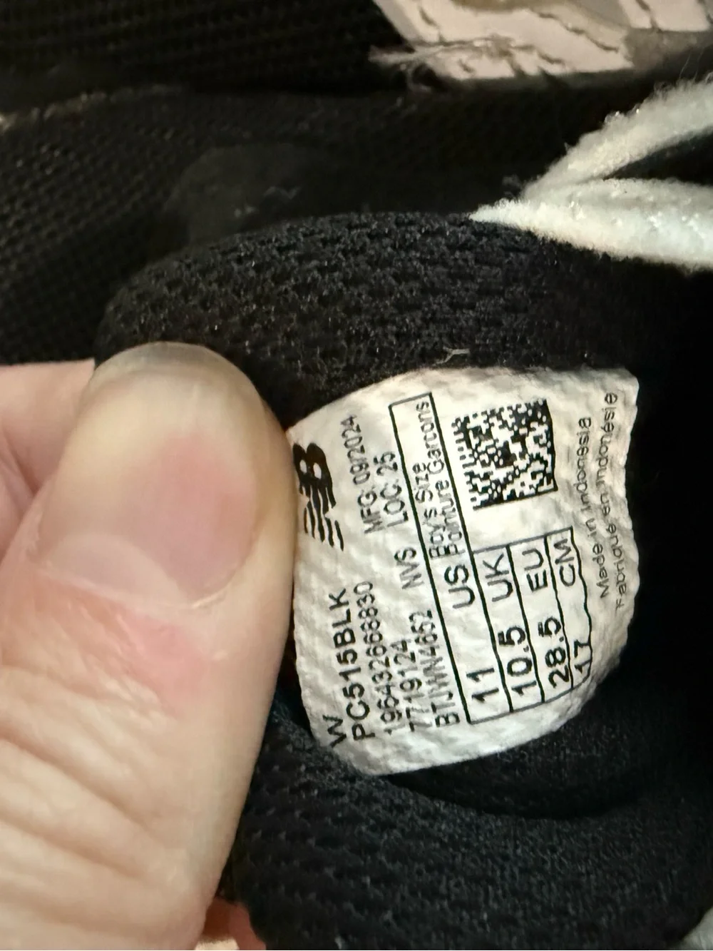 New Balance Kids' Black & White Lace-Up Sneakers size 11 Toddler